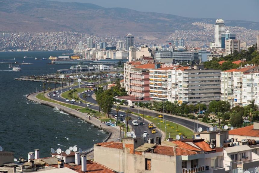 İzmir’de Saç Ekimi Fiyatları: Bütçenizi Nasıl Planlamalısınız?